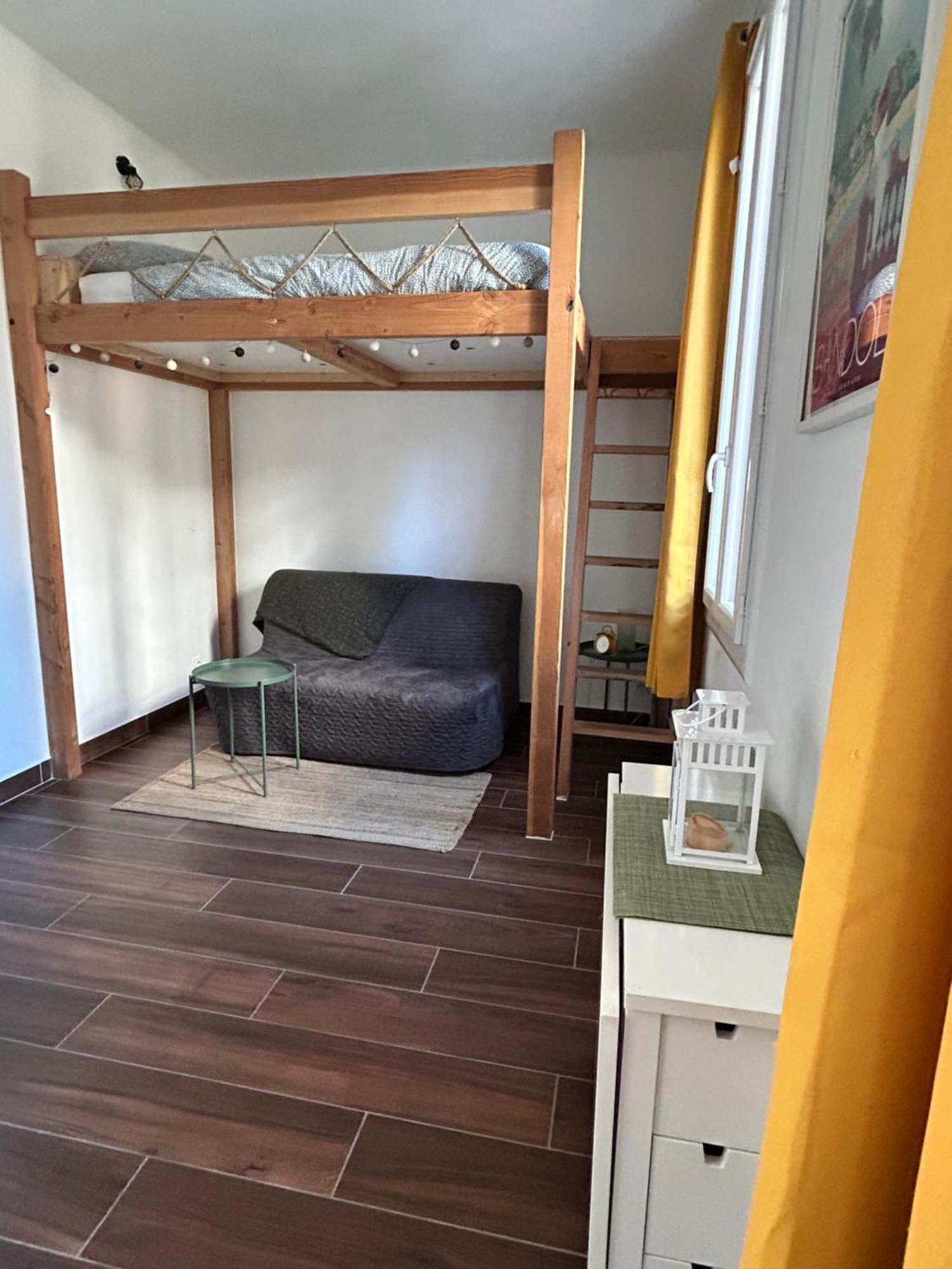 Agreable Studio Renove Avec Place De Parking バンドール エクステリア 写真
