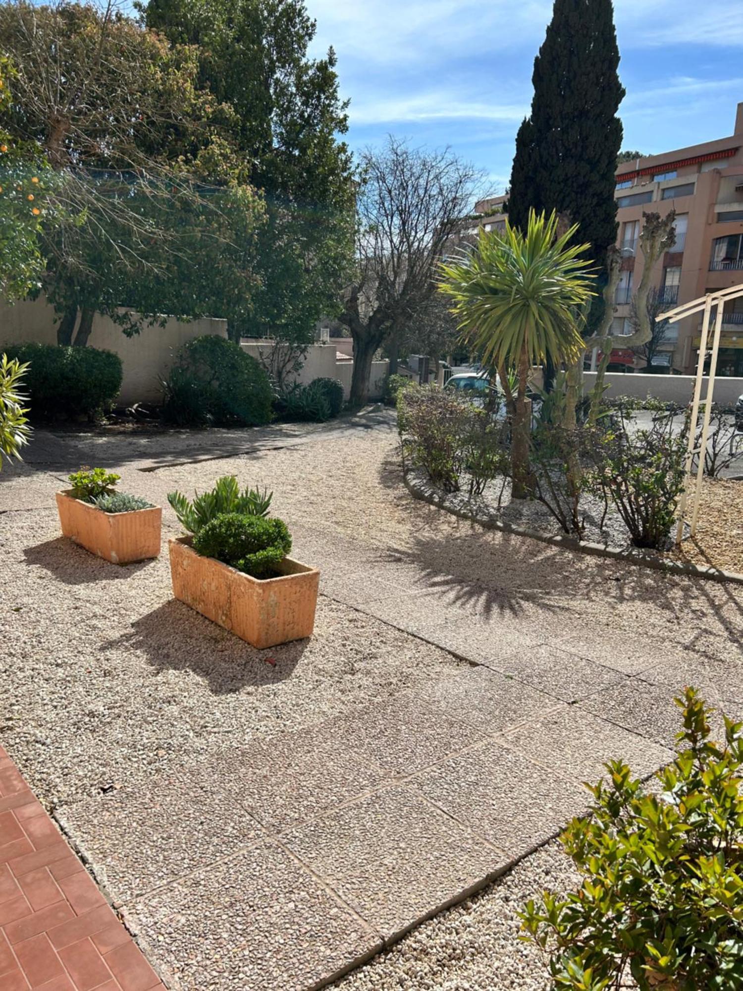 Agreable Studio Renove Avec Place De Parking バンドール エクステリア 写真